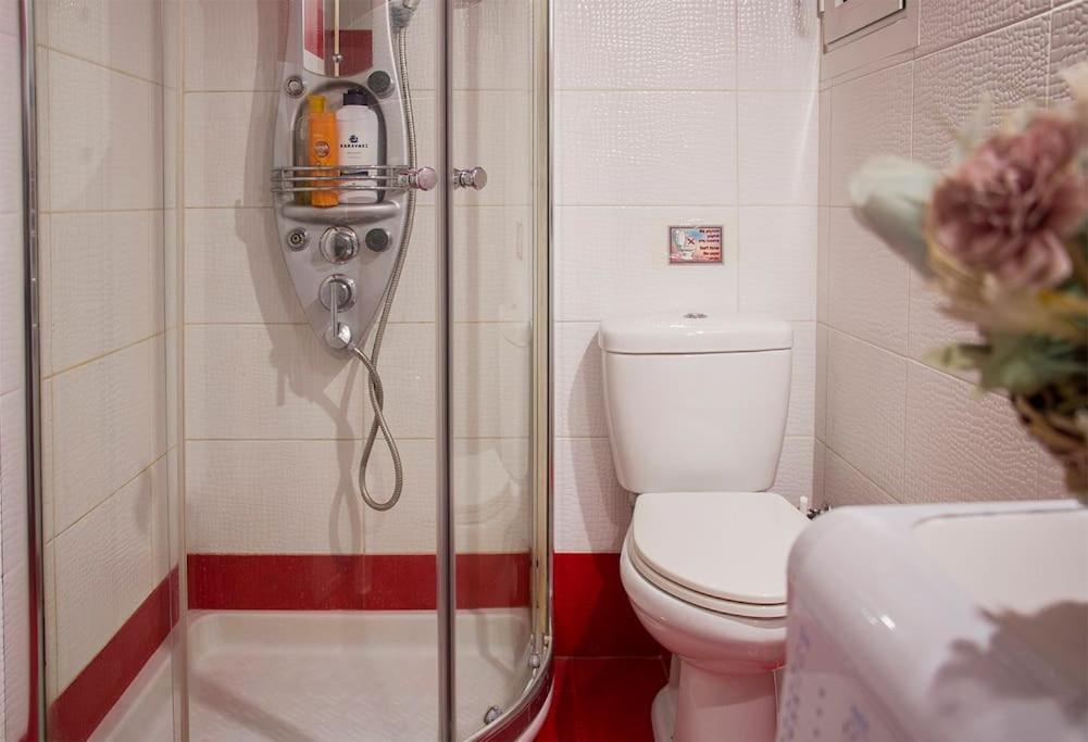 City Stay Close To The Metro A Charming Flat Ateny Zewnętrze zdjęcie
